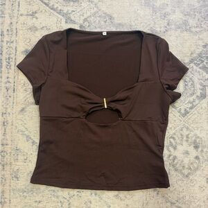 Brown cut out crop top short sleeve